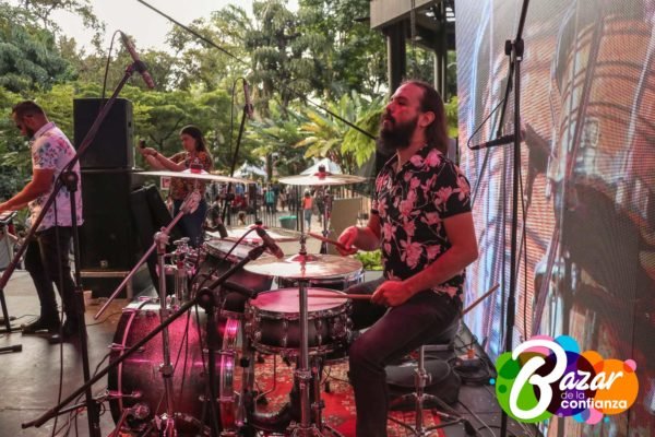 Tarima_Principal_-Bazar_de_la_Confianza-46