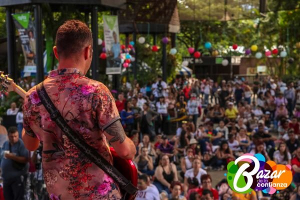 Tarima_Principal_-Bazar_de_la_Confianza-49