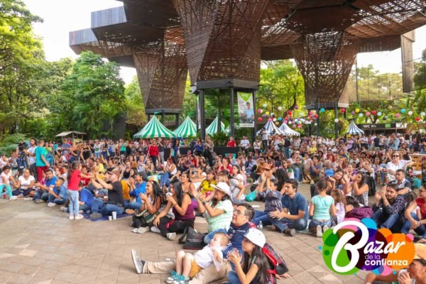 Tarima_Principal_-Bazar_de_la_Confianza-55