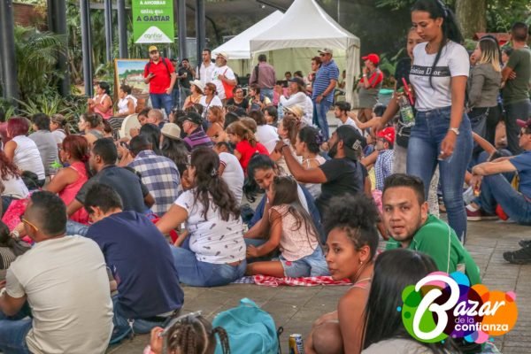 Tarima_Principal_-Bazar_de_la_Confianza-68