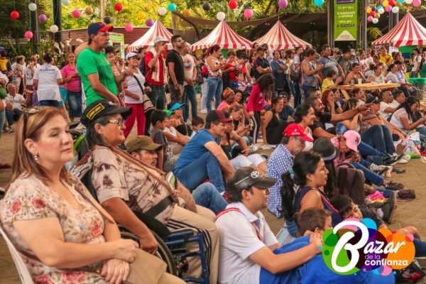 Tarima_Principal_-Bazar_de_la_Confianza-75