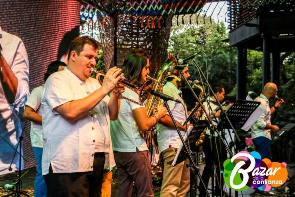 Tarima_Principal_-Bazar_de_la_Confianza-82