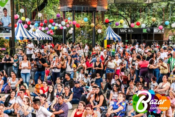 Tarima_Principal_-Bazar_de_la_Confianza-83