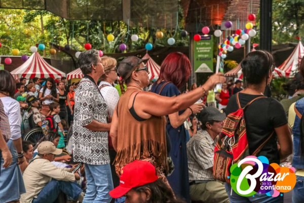 Tarima_Principal_-Bazar_de_la_Confianza-95