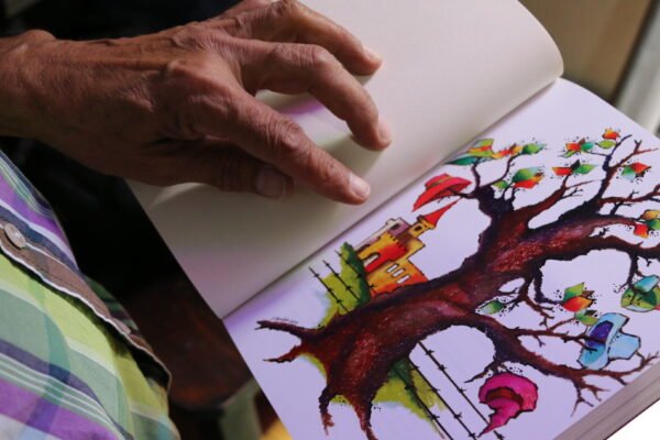 µrbol de sombreros es una de las obras m†s representativas de esta Corporaci¢n Cultural µrbol de sombreros es una de las obras m†s representativas de esta Corporaci¢n Cultural