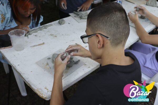 Confiar-en-la-Juventud-BazardelaConfianza-2022-33