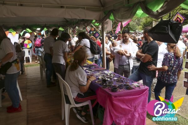 Confiar-en-la-Juventud-BazardelaConfianza-2022-41