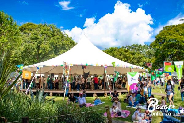 ARTES-VIVAS-BAZAR-DE-LA-CONFIANZA-IMG_3899 (27)