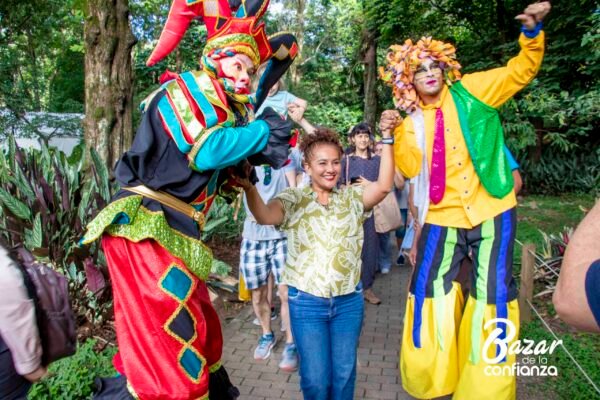 ARTES-VIVAS-BAZAR-DE-LA-CONFIANZA-IMG_3899 (52)