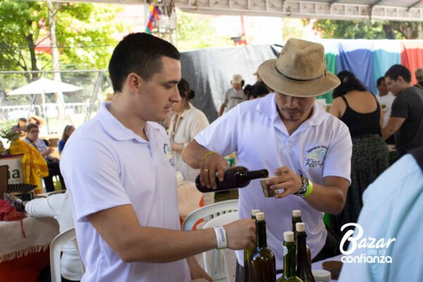 BAZAR-DE-LA-CONFIANZA-MERCADO-SOLIDARIO-IMG_9676 (11) BAZAR-DE-LA-CONFIANZA-MERCADO-SOLIDARIO-IMG_9676 (11)