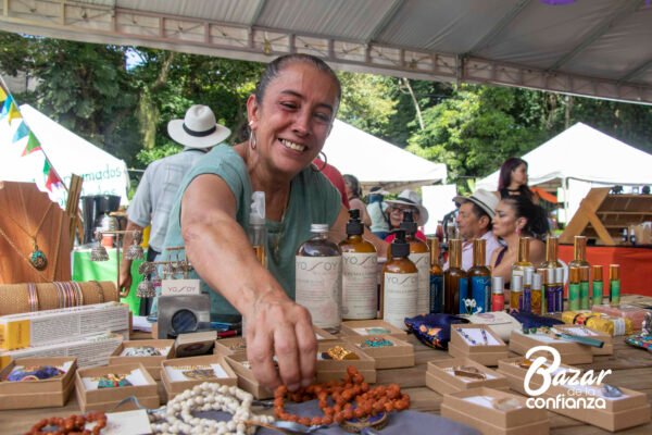BAZAR-DE-LA-CONFIANZA-MERCADO-SOLIDARIO-IMG_9676 (122) BAZAR-DE-LA-CONFIANZA-MERCADO-SOLIDARIO-IMG_9676 (122)