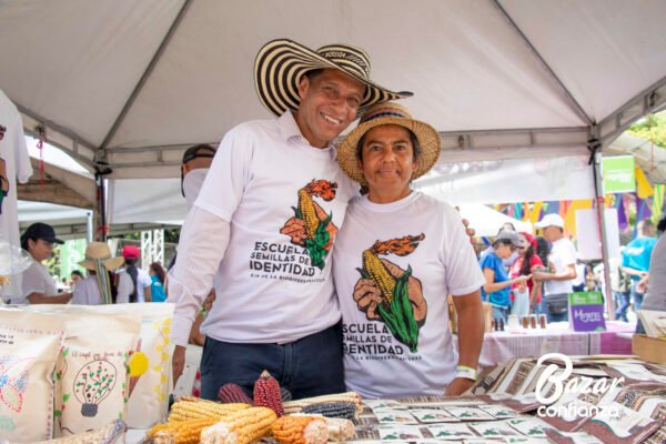 BAZAR-DE-LA-CONFIANZA-MERCADO-SOLIDARIO-IMG_9676 (124) BAZAR-DE-LA-CONFIANZA-MERCADO-SOLIDARIO-IMG_9676 (124)