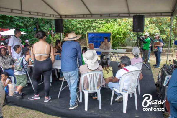 BAZAR-DE-LA-CONFIANZA-MERCADO-SOLIDARIO-IMG_9676 (93) BAZAR-DE-LA-CONFIANZA-MERCADO-SOLIDARIO-IMG_9676 (93)