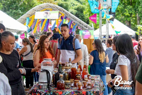 BAZAR-DE-LA-CONFIANZA-MERCADO-SOLIDARIO-IMG_9676 (99) BAZAR-DE-LA-CONFIANZA-MERCADO-SOLIDARIO-IMG_9676 (99)