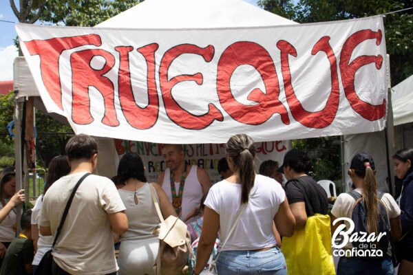 BAZAR-DE-LA-CONFIANZA-REDES-SOLIDARIAS-IMG_4247 (15) BAZAR-DE-LA-CONFIANZA-REDES-SOLIDARIAS-IMG_4247 (15)