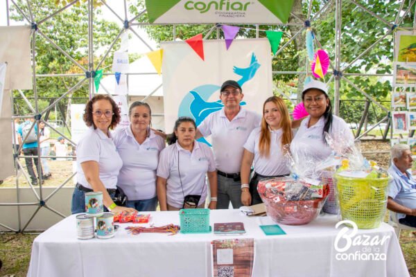 BAZAR-DE-LA-CONFIANZA-REDES-SOLIDARIAS-IMG_4247 (46) BAZAR-DE-LA-CONFIANZA-REDES-SOLIDARIAS-IMG_4247 (46)