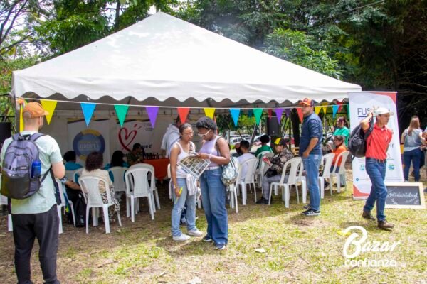 BAZAR-DE-LA-CONFIANZA-REDES-SOLIDARIAS-IMG_4247 (48) BAZAR-DE-LA-CONFIANZA-REDES-SOLIDARIAS-IMG_4247 (48)