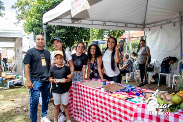 BAZAR-DE-LA-CONFIANZA-REDES-SOLIDARIAS-IMG_4247 (50) BAZAR-DE-LA-CONFIANZA-REDES-SOLIDARIAS-IMG_4247 (50)