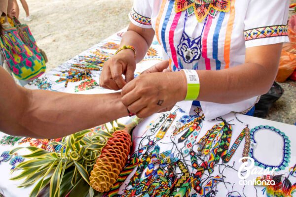 BAZAR-DE-LA-CONFIANZA-REDES-SOLIDARIAS-IMG_4247 (76) BAZAR-DE-LA-CONFIANZA-REDES-SOLIDARIAS-IMG_4247 (76)