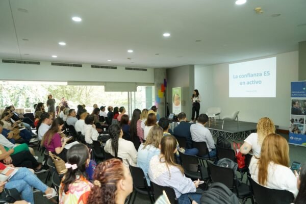 Bazar-de-la-Confianza-Foro-Confianza.01 PM Bazar-de-la-Confianza-Foro-Confianza.01 PM