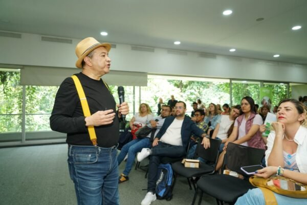 Bazar-de-la-Confianza-Foro-Confianza.18 PM Un Foro para construir Confianza