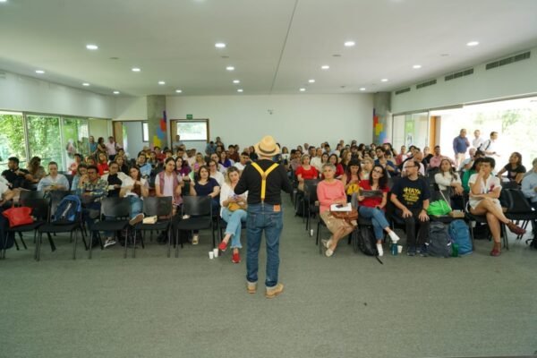 Bazar-de-la-Confianza-Foro-Confianza.35 PM Bazar-de-la-Confianza-Foro-Confianza.35 PM