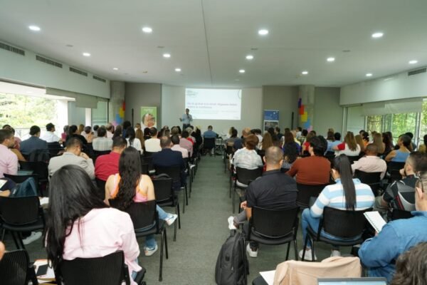 Bazar-de-la-Confianza-Foro-Confianza.54.44 PM Bazar-de-la-Confianza-Foro-Confianza.54.44 PM