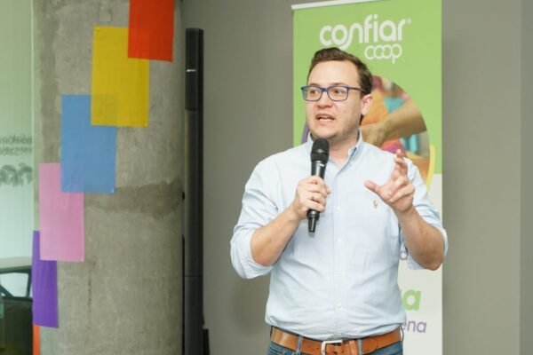 Bazar-de-la-Confianza-Foro-Confianza.54.52 PM Bazar-de-la-Confianza-Foro-Confianza.54.52 PM