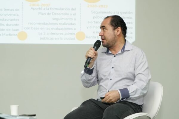 Bazar-de-la-Confianza-Foro-Confianza.54.53 PM Bazar-de-la-Confianza-Foro-Confianza.54.53 PM