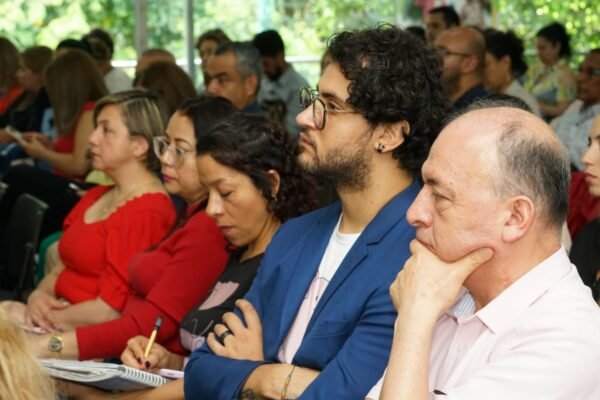 Bazar-de-la-Confianza-Foro-Confianza.54.55 PM Bazar-de-la-Confianza-Foro-Confianza.54.55 PM