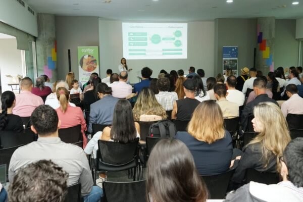 Bazar-de-la-Confianza-Foro-Confianza.55.12 PM Bazar-de-la-Confianza-Foro-Confianza.55.12 PM