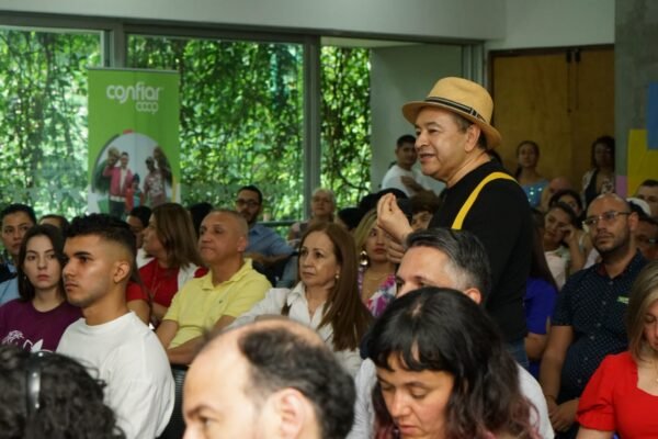 Bazar-de-la-Confianza-Foro-Confianza.55.17 PM Bazar-de-la-Confianza-Foro-Confianza.55.17 PM