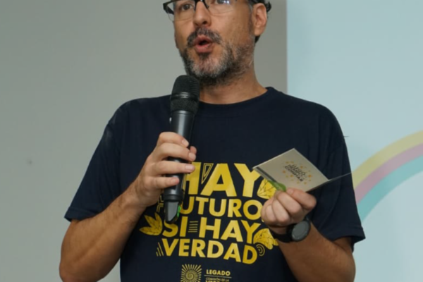 Bazar-de-la-Confianza-Foro-Confianza02 Bazar-de-la-Confianza-Foro-Confianza02