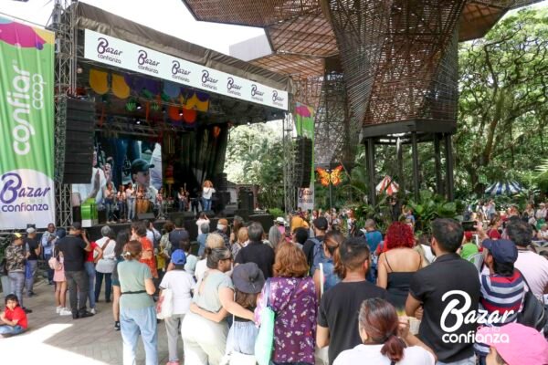 TARIMA-PRINCIPAL-BAZAR-DE-LA-CONFIANZA-IMG_4236 (109)