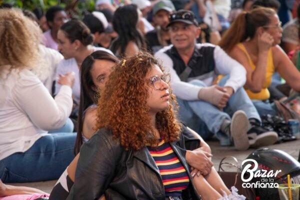 TARIMA-PRINCIPAL-BAZAR-DE-LA-CONFIANZA-IMG_4236 (117)