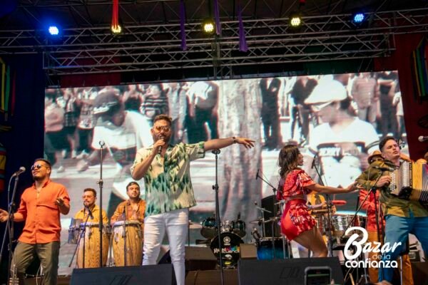 TARIMA-PRINCIPAL-BAZAR-DE-LA-CONFIANZA-IMG_4236 (120)