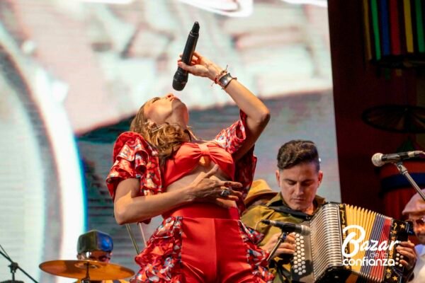 TARIMA-PRINCIPAL-BAZAR-DE-LA-CONFIANZA-IMG_4236 (124)