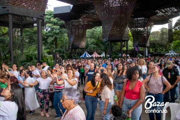 TARIMA-PRINCIPAL-BAZAR-DE-LA-CONFIANZA-IMG_4236 (128)