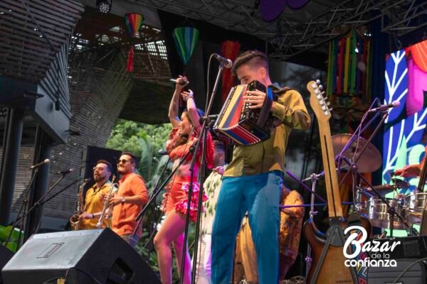 TARIMA-PRINCIPAL-BAZAR-DE-LA-CONFIANZA-IMG_4236 (138)