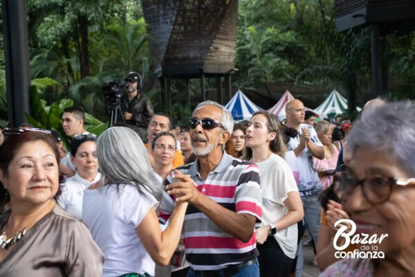 TARIMA-PRINCIPAL-BAZAR-DE-LA-CONFIANZA-IMG_4236 (49)