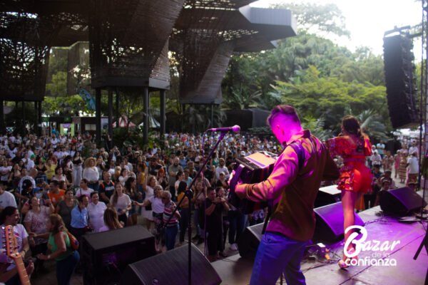 TARIMA-PRINCIPAL-BAZAR-DE-LA-CONFIANZA-IMG_4236 (54)