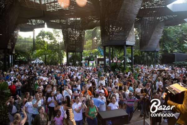 TARIMA-PRINCIPAL-BAZAR-DE-LA-CONFIANZA-IMG_4236 (55)