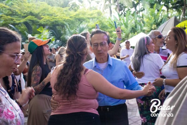 TARIMA-PRINCIPAL-BAZAR-DE-LA-CONFIANZA-IMG_4236 (63)