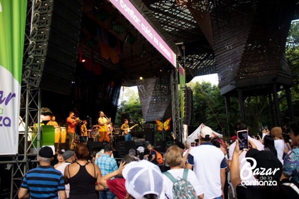 TARIMA-PRINCIPAL-BAZAR-DE-LA-CONFIANZA-IMG_4236 (69)