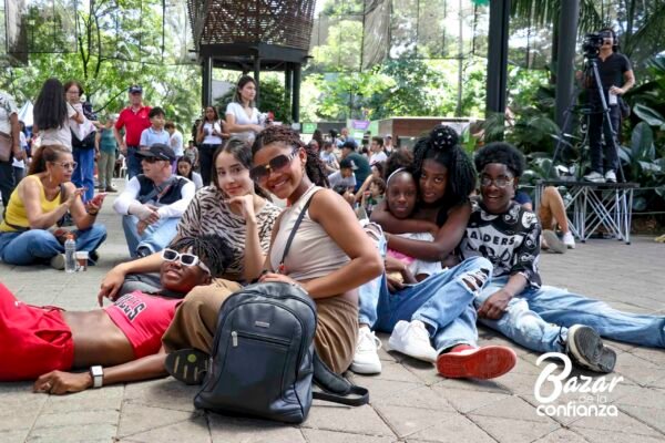 TARIMA-PRINCIPAL-BAZAR-DE-LA-CONFIANZA-IMG_4236 (76)