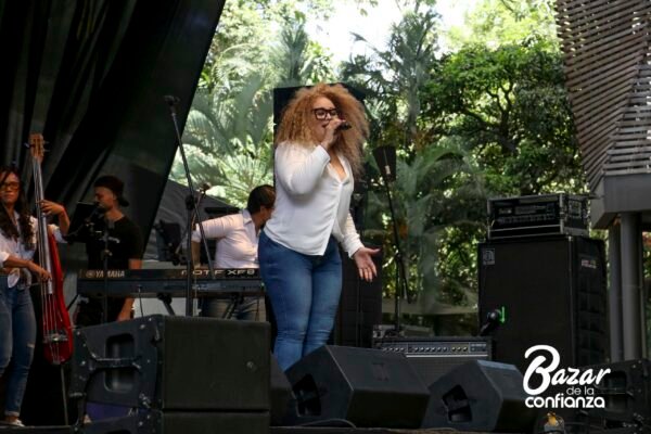 TARIMA-PRINCIPAL-BAZAR-DE-LA-CONFIANZA-IMG_4236 (79)