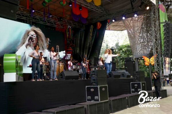 TARIMA-PRINCIPAL-BAZAR-DE-LA-CONFIANZA-IMG_4236 (80)