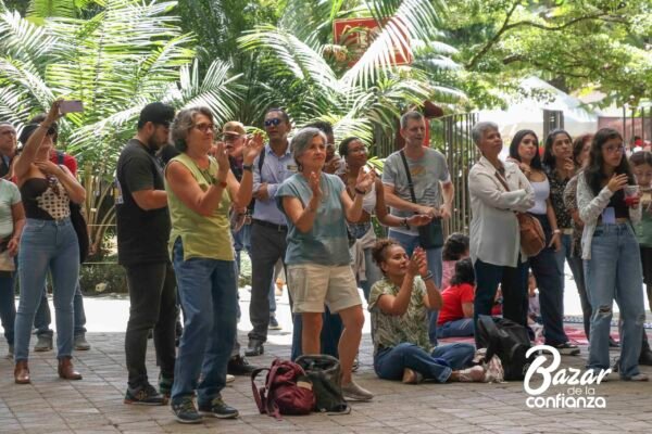 TARIMA-PRINCIPAL-BAZAR-DE-LA-CONFIANZA-IMG_4236 (86)