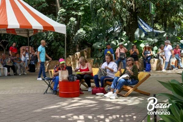 TARIMA-PRINCIPAL-BAZAR-DE-LA-CONFIANZA-IMG_4236 (89)