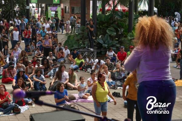 TARIMA-PRINCIPAL-BAZAR-DE-LA-CONFIANZA-IMG_4236 (92)